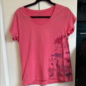 Isis Women's short sleeved T shirt, sz L
